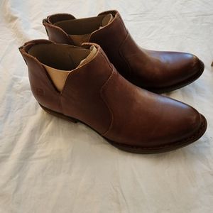 Born brand new in box Kerri Brown boots size 7.5